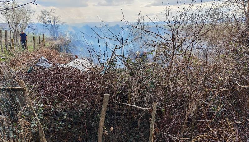Spaljivao orezanu lozu u vinogradu pa se 28-godišnjaku požar oteo kontroli i prešao na susjedne poljoprivredne površine