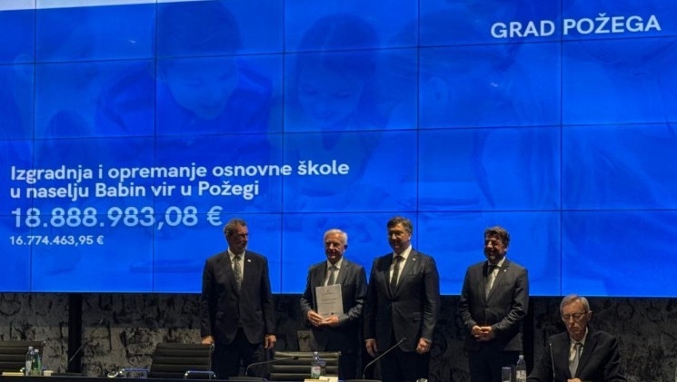 Svečano potpisivanje ugovora kojim je grad Požega dobio više od 16 milijuna eura za novu školu u Babinom viru