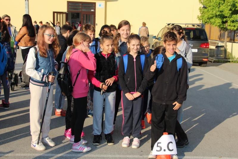 Svi učenici krenuli u planinarski pohod na sedam staza Požeške gore