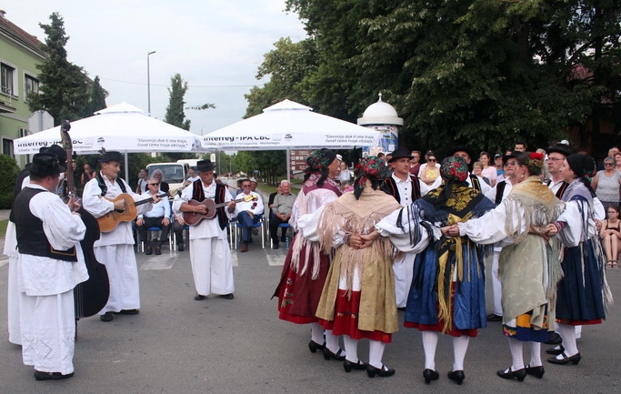 Tradicionalni Lidas na novom Trgu bećarca