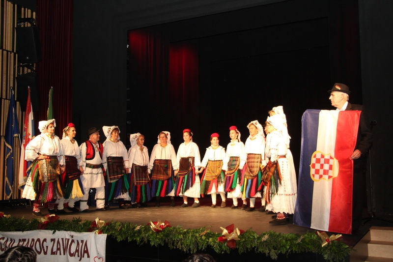 U novoj Multimedijalnoj dvorani pleternički Ramci ugostili 8 KUD-ova i folklornih društava
