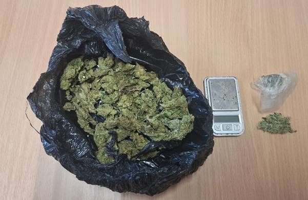 U pretrazi kuće 24-godišnjaka s područja Pleternice pronađeni paketići cannabis marihuane i digitalna vaga - sve spremno za prodaju
