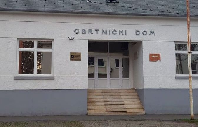 Udruženje obrtnika Požega tradicionalno organizira darivanje djece obrtnika uz Djeda Božičnjaka i kazališnu predstavu
