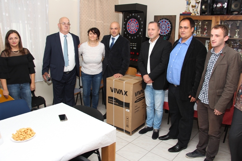 Udruzi gluhih i nagluhih grada Požege darivali hladnjak