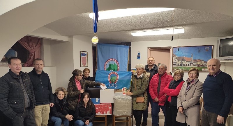 Veliko srce članova HPD "Sokolovac" Požega u humanitarnoj akciji - darivali obitelj s djecom u potrebi