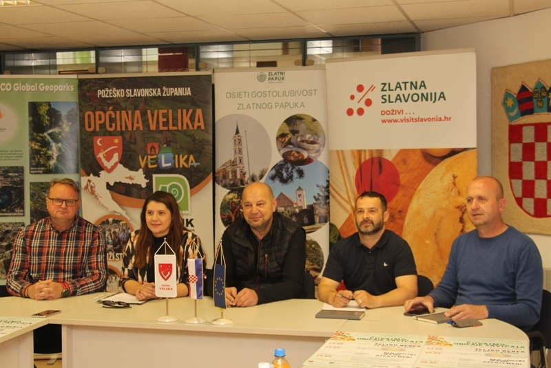 Vikend pred nama svi putovi vode u Veliku na trodnevnu manifestaciju - smotru Čuvajmo običaje zavičaja, Najduži stol i koncert Bebeka