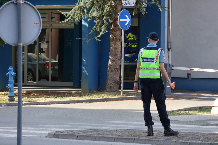 Pojačane kontrole na cestama: Policija će posebno nadzirati korištenje mobitela u vožnji