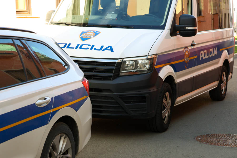 Sudar traktora i automobila u Kraguju: Jedan vozač bio pod utjecajem alkohola