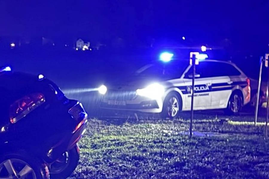 Pijana sletjela s ceste, udarila u zid kuće pa završila u odvodnom kanalu