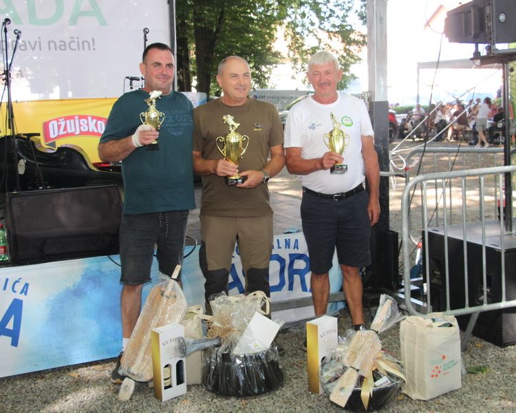 Jubilarna 30. Požeška Fišijada okupila 70 natjecatelja, najbolji fiš skuhao Zoran Jularić