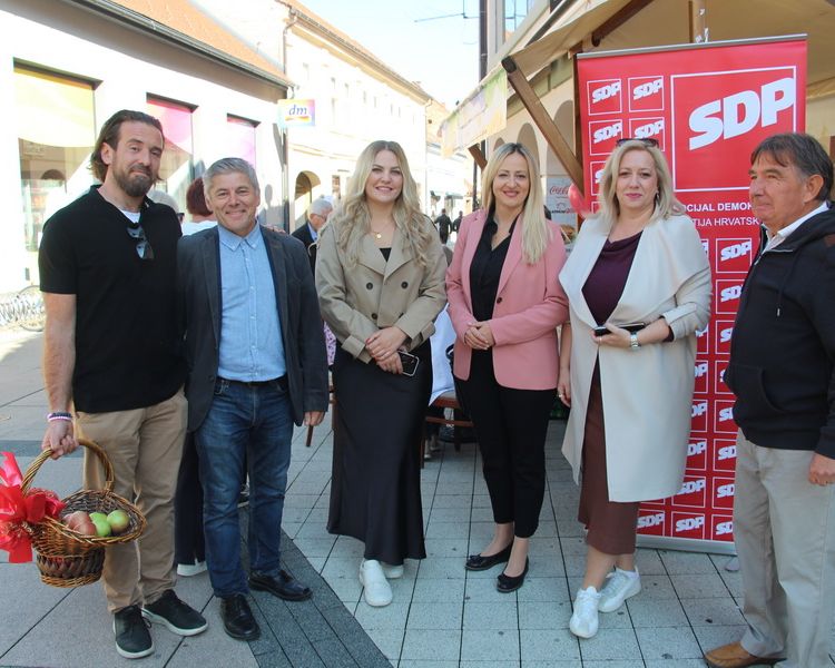 Gradska organizacija SDP-a Požega: Uoči Međunarodnog dana starijih osoba organizirali akciju mjerenja tlaka i šećera u krvi