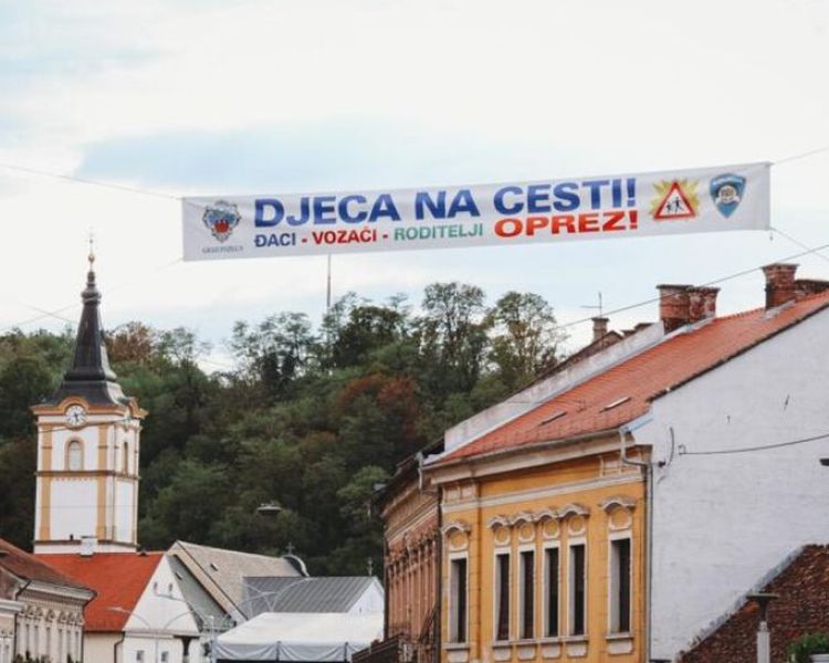 Počinje nova školska godina: Policija pojačano nadzire promet i sigurnost djece kroz akciju „Poštujte naše znakove“