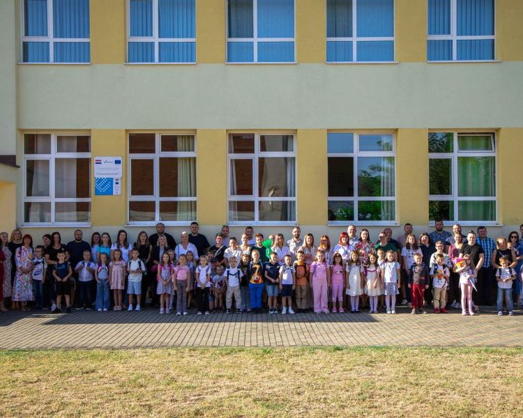 Prvi dan škole u Kutjevu: Najveća generacija prvašića u posljednjih deset godina