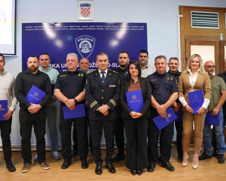 Dan policije u Požegi u znaku izvrsnih rezultata, priznanja i zahvale policijskim službenicima