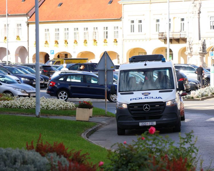 Dvije prometne nesreće u Požegi: Vozači napustili mjesta događaja