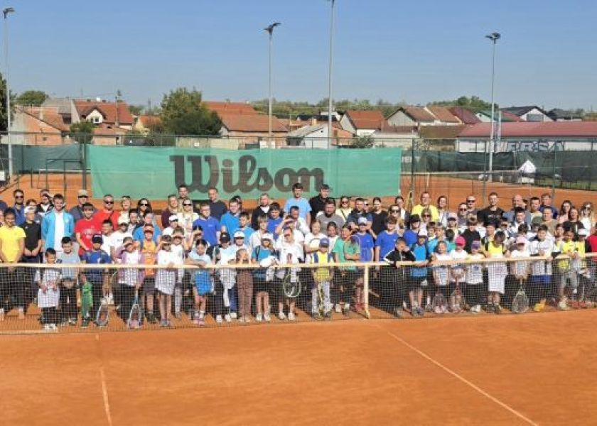 Turnir škola tenisa u Požegi okupio 80 mladih natjecatelja