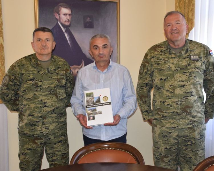 Gradonačelnik Miličević ugostio novog zapovjednika Vojarne 123. brigade HV-a pukovnika Ivicu Kordića i njegova zamjenika pukovnika Ivicu Mandića