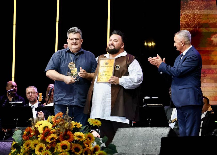Jacques Houdek osvojio i žiri i publiku na finalnoj tamburaškoj večeri festivala Zlatne žice Slavonije