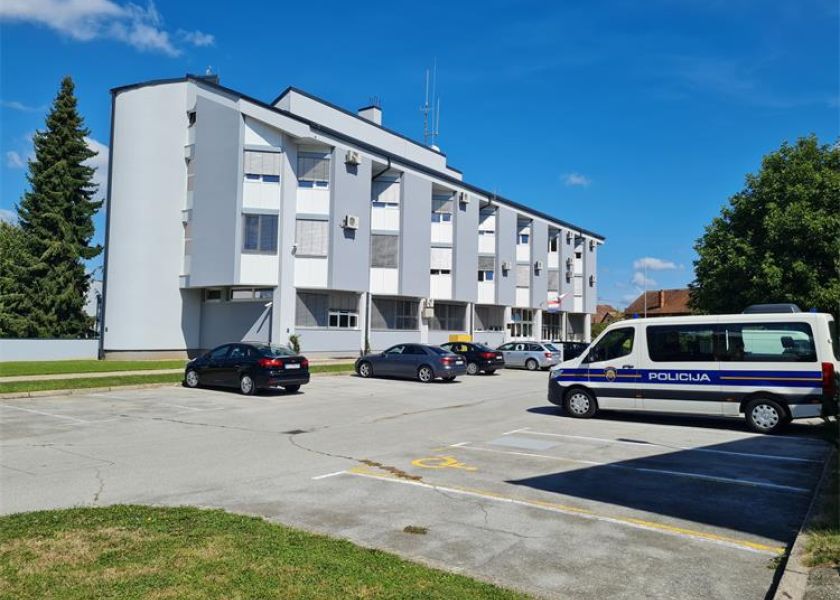 Vrijeđao i omalovažavao službene osobe putem društvene mreže