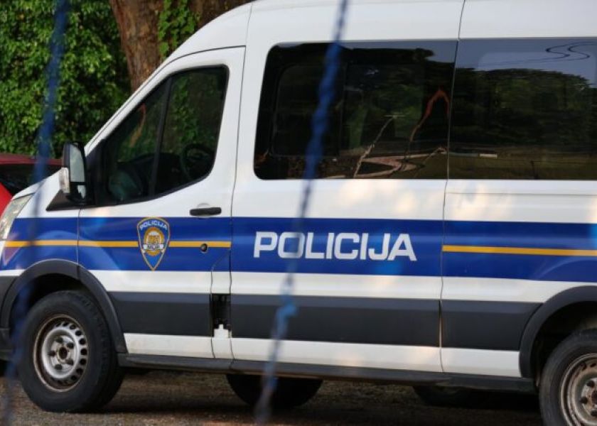 U pretrazi kuće pronađen ručno izrađeni pištolj i streljivo
