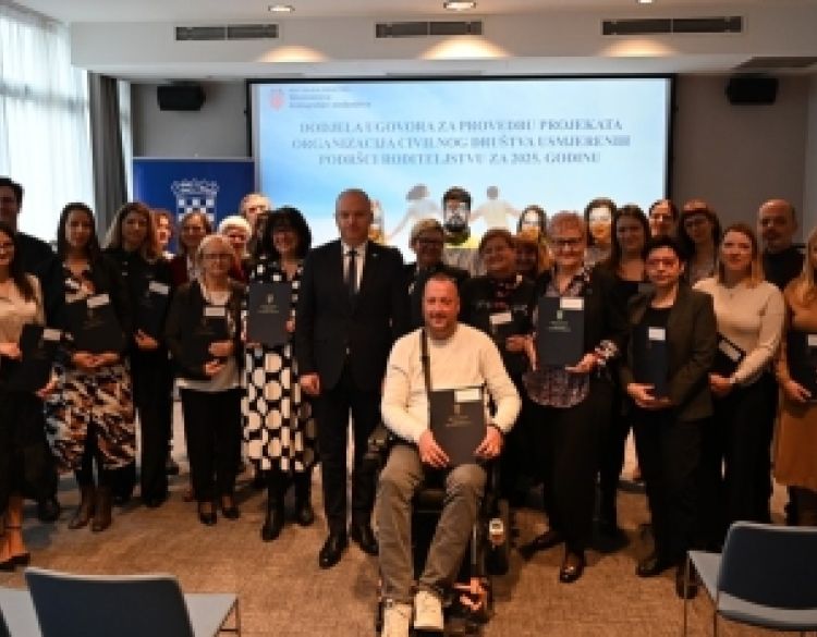 Potpisivanje i dodjela Ugovora za provedbu projekata organizacija civilnog društva usmjerenih podršci roditeljstvu za 2025. godinu