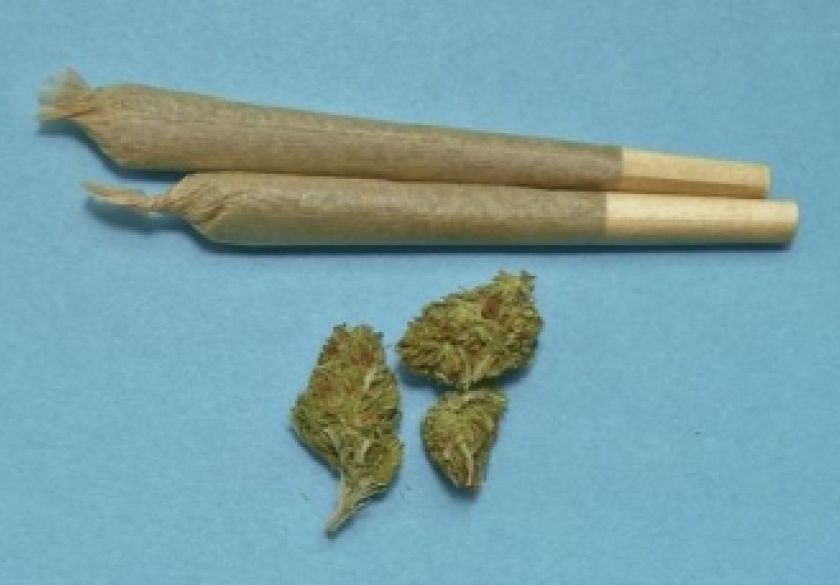 Sinoć u Požegi zatečen 19-godišnjak u konzumaciji marihuane a kod njega su našli i zalihu marihuane za kasnije