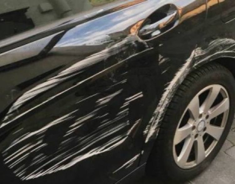 Jedan bijeg s prometne nesreće a 50-godišnja vozačica vožnjom unazad udarila u automobil 48-godišnjaklinje koja se zaustavila