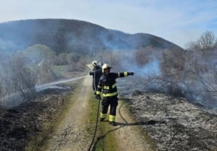 Došlo je do požara otvorenog prostora blizu mjesta Imrijevci