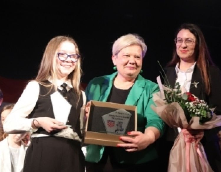 Rekordni broj pjesama na 7. Dječjem festivalu domoljubne pjesme - pobjednica Sara Zeba iz Virovitice