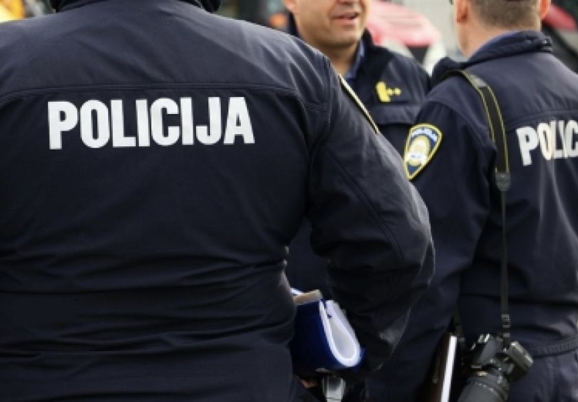 Nepoznati počinitelj otuđio novčanike