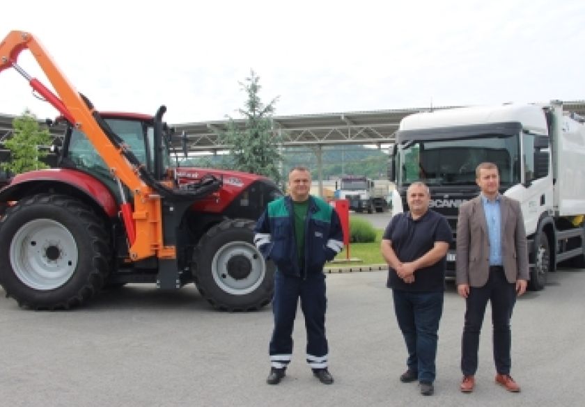Komunalac Požega nabavio dva nova suvremena kamiona za odvoz smeća i traktor s kranskim malčerom za zelene površine vrijedne 650 tisuća eura