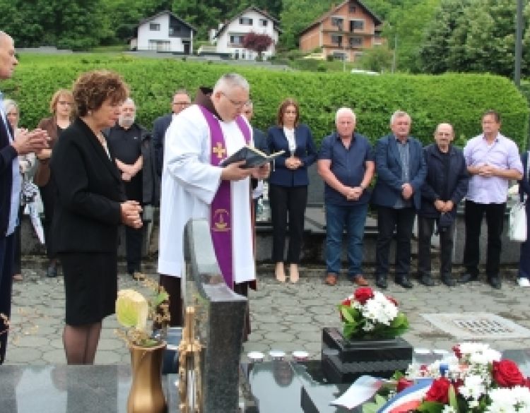 Obilježena 34. godišnjica od smrti Antuna Božića, prvog predsjednika HDZ-a grada Požege uz grob na groblju sv. Ilije u Požegi