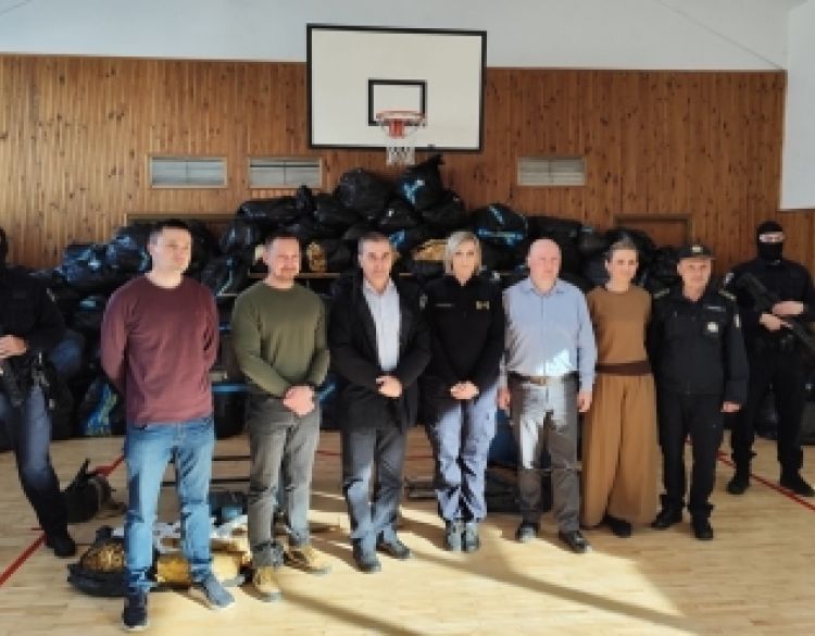 Policija PU požeško-slavonska i Carina zaplijenili preko 2 tone duhana i 42.800 eura od prodaje duhana kod 52-godišnjaka iz Pleternice