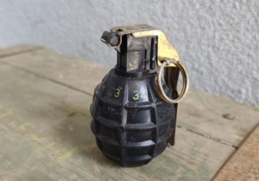 Anonimni građanin u Požegi predao ručnu bombu a 65-godišnjak u Drškovcima pušku i 58 komada streljiva