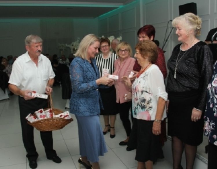 Tradicionalna Katarinska zabava u organizaciji Matice umirovljenika Požeško-slavonske županije i pokloni za sve Katice i Katarine