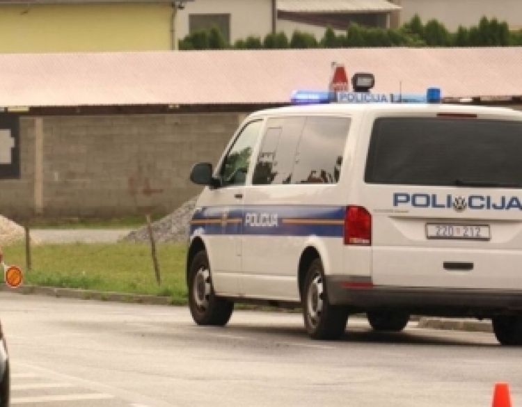 Bez vozačke, pijan i bez kacige: Motociklist teško ozlijeđen nakon nesreće u Velikoj