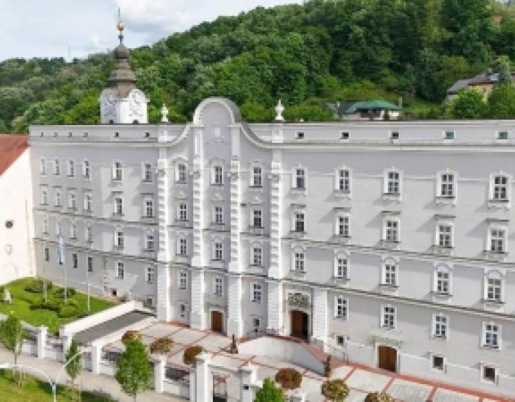 Priopćenje Požeške biskupije povodom oskvrnuća spomen-ploče u Sloboštini i drugim mjestima