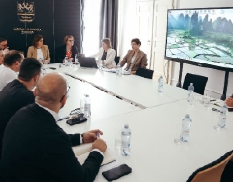 Županija, gradovi i općine nastavljaju sa zajedničkim projektima stipendiranja studenata medicine, sport za djecu, ljetovanja, paketići dobrodošlice za prvašiće