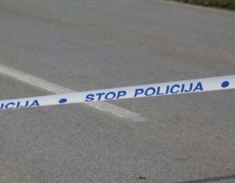 Dogodile su se 2 prometne nesreće  a u onoj u Požegi 40-godišnji vozač autobusa u skretanju zakačio automobil iz suprotnog smjera i pobjegao