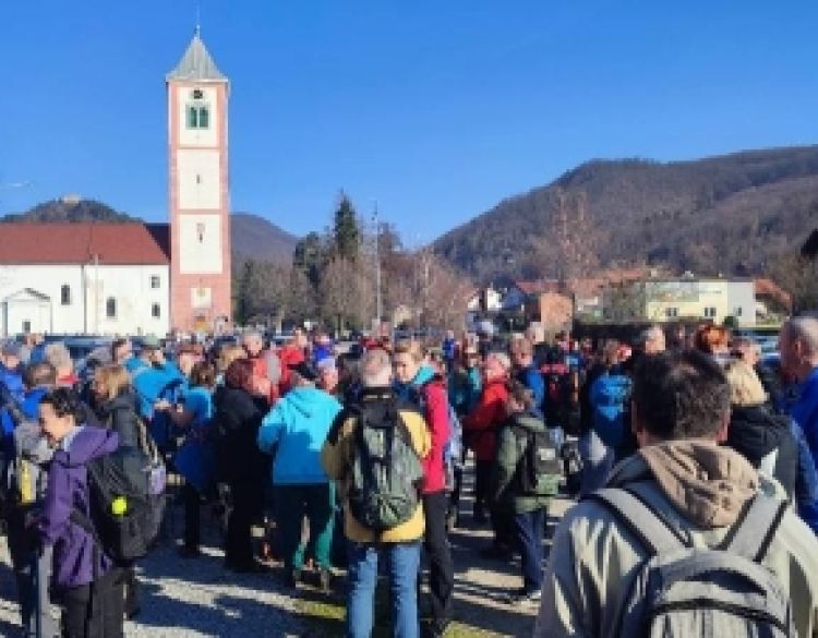 Uspješna „Srimušijada“ u Velikoj: Planinari uživali u proljetnom izletu i omletu sa srimušem