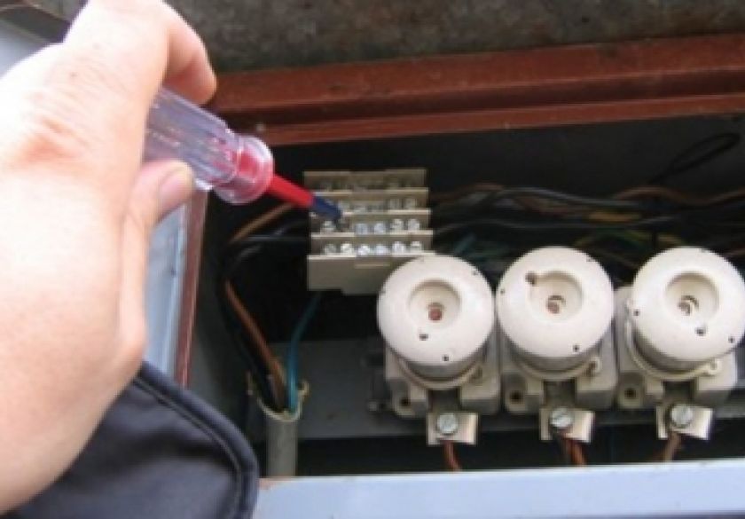 Prijavljen 75-godišnjak u Požegi zbog neovlaštenog korištenja električne energije