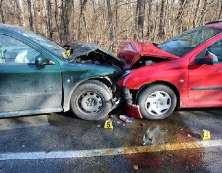 Tri prometne a alkoholizirani 62-godišnji vozač sa 2,07 promila prešao u suprotnu traku i izazvao sudar