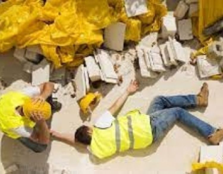 Teško ozlijeđen 53-godišnjak na gradilištu u Kuzmici kad ga je zatrpao odron zemlje i asfalt u iskopanom zemljanom kanalu