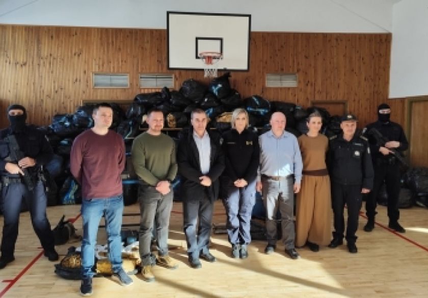 Policija PU požeško-slavonska i Carina zaplijenili preko 2 tone duhana i 42.800 eura od prodaje duhana kod 52-godišnjaka iz Pleternice