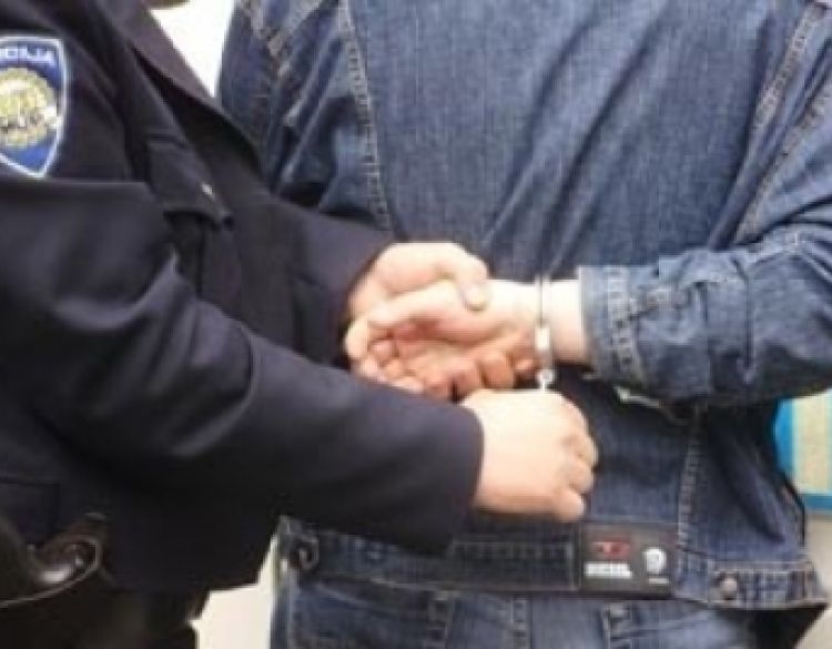 Uhićen je 75-godišnji višestruki prekršitelj koji je opet vozio automobil koji mu je privremeno oduzet