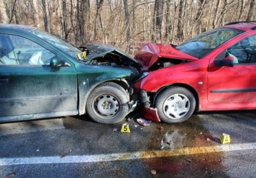 Tri prometne a alkoholizirani 62-godišnji vozač sa 2,07 promila prešao u suprotnu traku i izazvao sudar