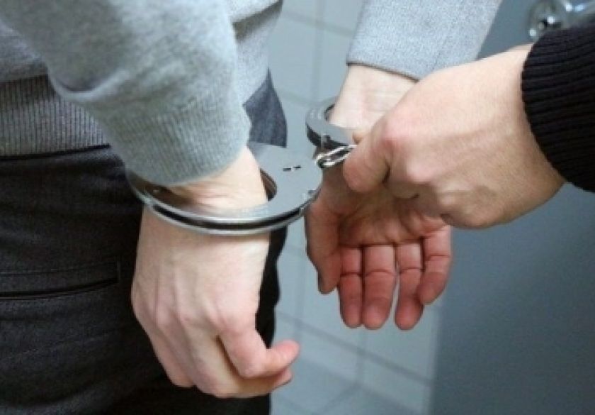 Rano jutros u požeškoj pješačkoj zoni 31-godišnjak s 1,89 promila alkohola vrijeđao policijskog službenika - uhićen je i završio u policiji