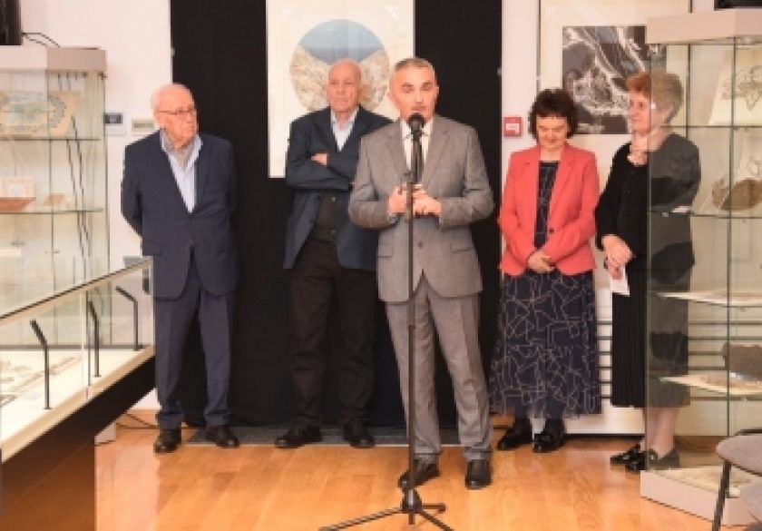 „Frane Paro – čovjek izvan vremena“ - postavljena izložba koja spaja vrhunsku grafiku i identitet Požege