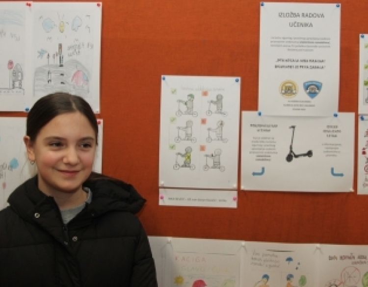 Dodijeljene nagrade za najbolje radove učenicima osnovnih škola na temu „Dva kotača nisu igračka! Sigurnost je prva zadaća“