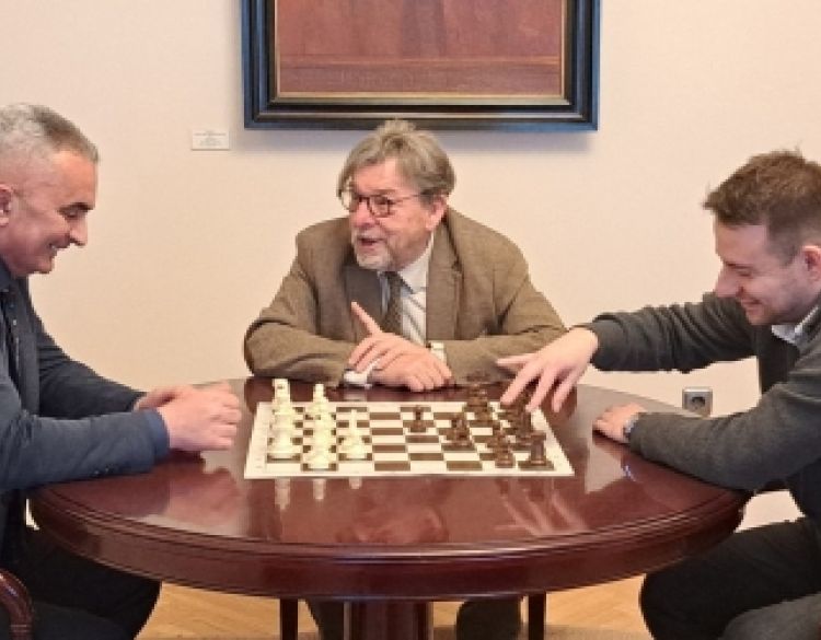 Vodstvo Šahovskoga kluba Požega nakon Državnog prvenstva u šahu u Malom Lošinju ugostio požeški gradonačelnik Miličević
